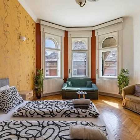 Hidden Gem Next Synagogue - A Apartman