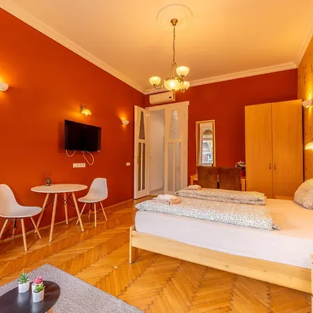 Hidden Gem Next Synagogue - A * Boedapest